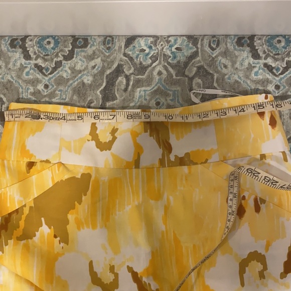 Calvin Klein yellow floral skirt with pockets - Picture 7 of 9